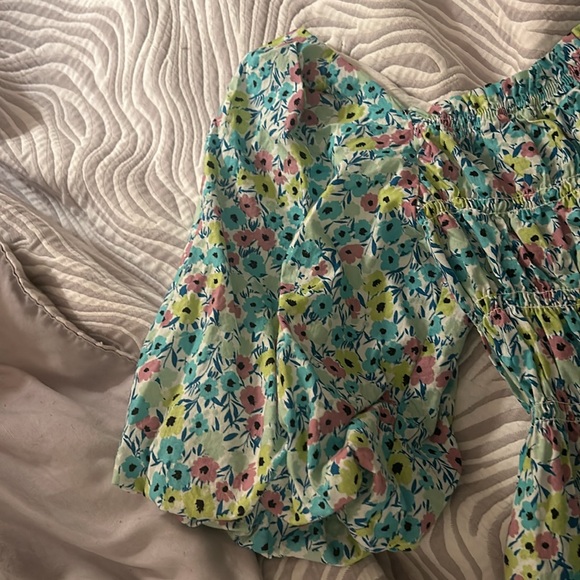 Cute blue flower blouse - Picture 3 of 5